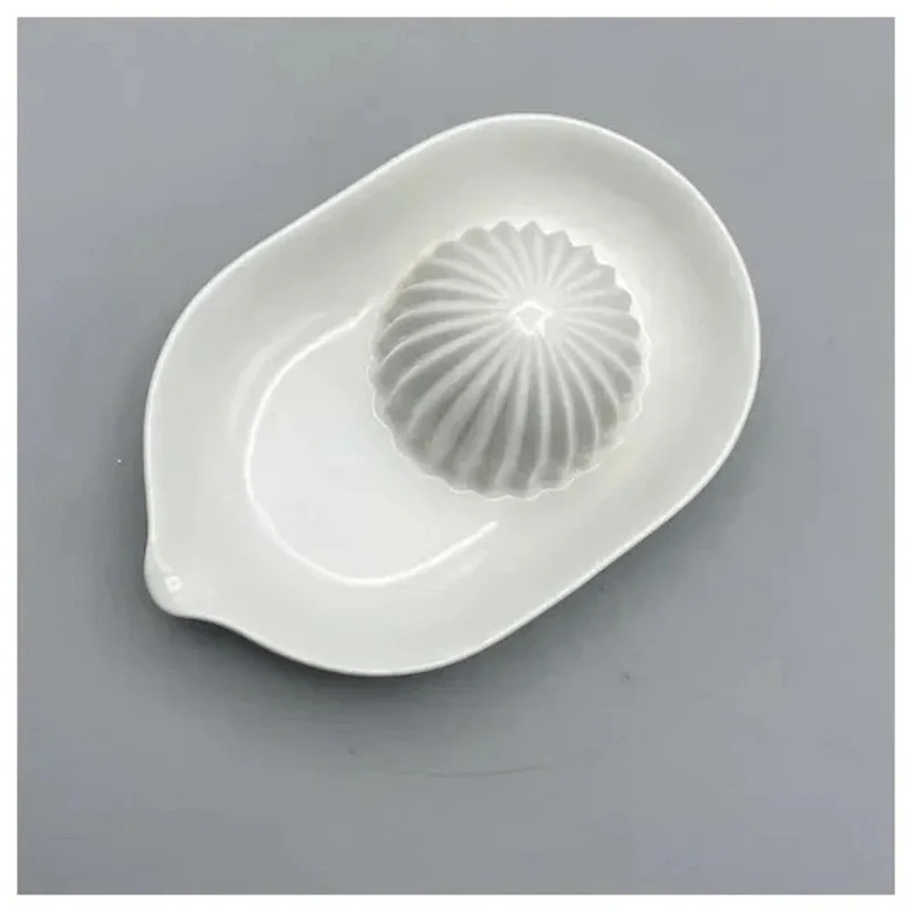 Simple White Ceramic Manual Juicer Lemon Lime‎ Reamer Spout Minimalist